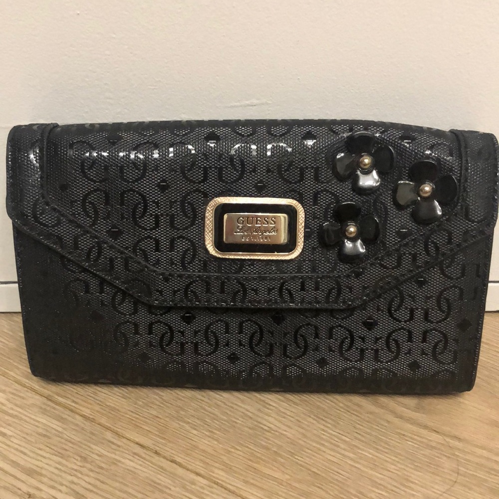 Guess “Britton Mini” clutch